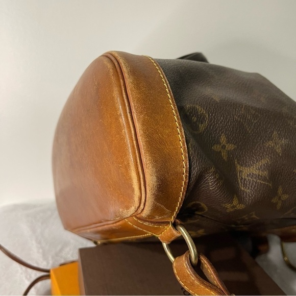 Authentic Louis Vuitton montsouris mm - Picture 13 of 13